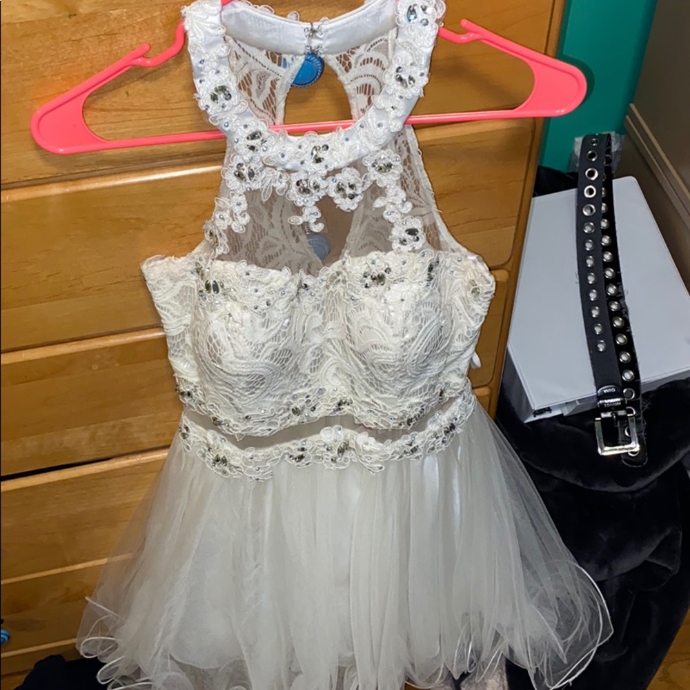 Super pretty white dress